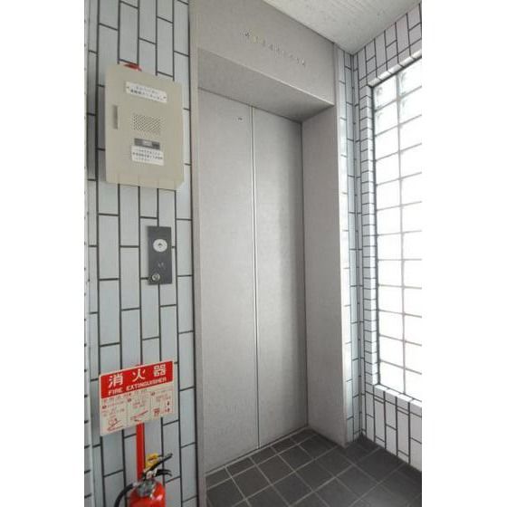 �G���x�[�^�[