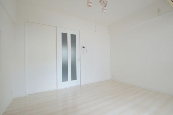 �y�����E���r���O�z�@������Ƃ������������郊�m�x�[�V������