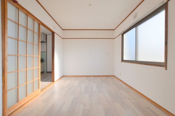 �y�����E���r���O�z�@