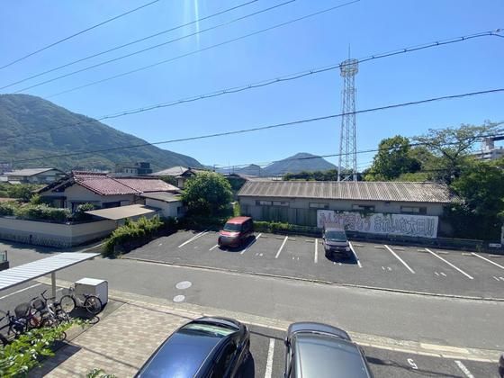 �y���]�z�@