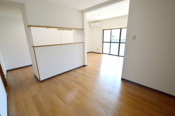 �y���̑������E�X�y�[�X�z�@���r���O