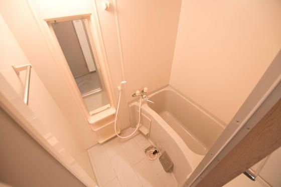 �y�o�X�z�@1�l��炵�ɂ͏\���ȍL���̃o�X���[��