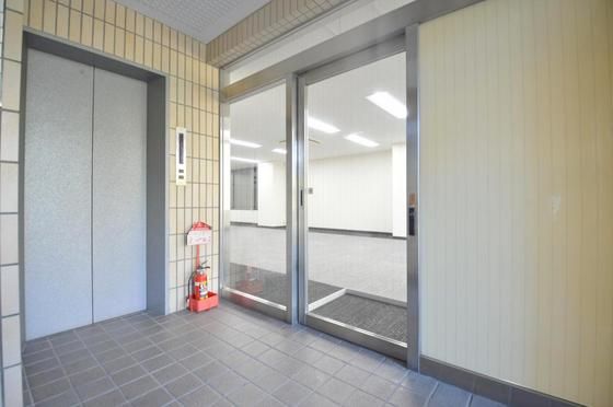 �y���ցz�@�G���x�[�^�[�z�[��