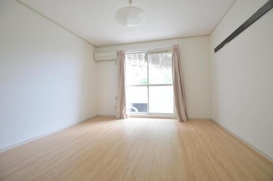 �y�����E���r���O�z�@