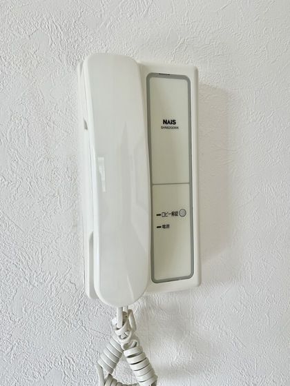 �y�Z�L�����e�B�z�@