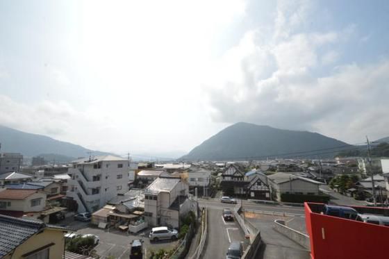 �y���]�z�@