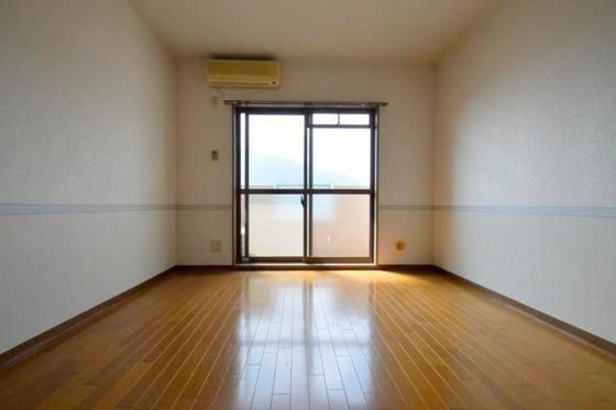 �y�����E���r���O�z�@