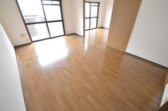 �y�����E���r���O�z�@