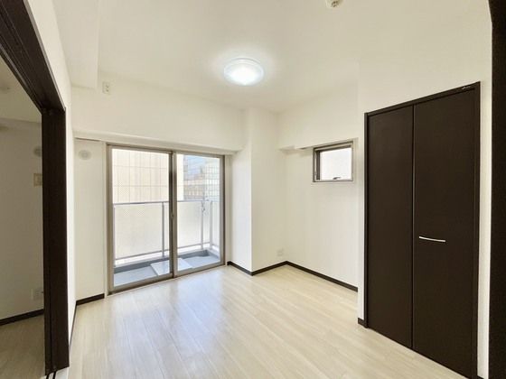 �y�����E���r���O�z�@