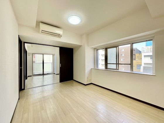 �y�����E���r���O�z�@