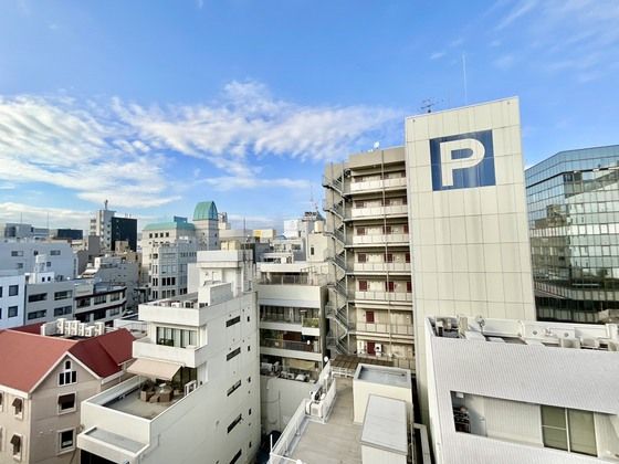 �y���]�z�@