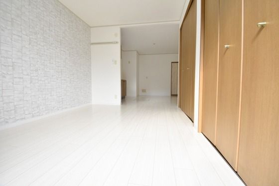 �y�����E���r���O�z�@