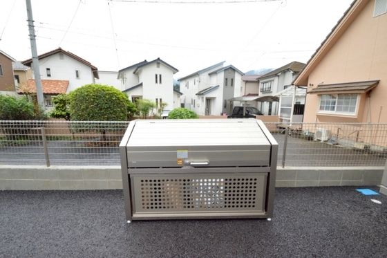 �S�~�u����