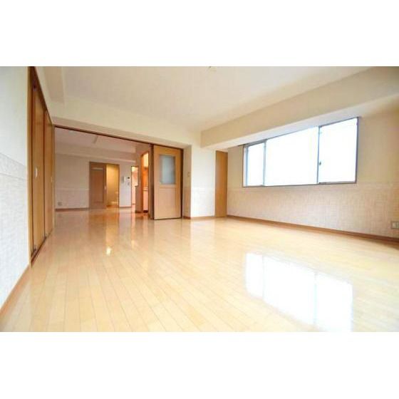 �y�����E���r���O�z�@�m��13.7��