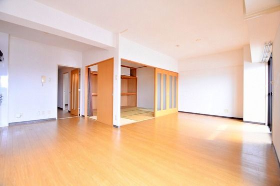 �y�����E���r���O�z�@