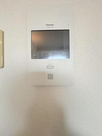 �y�Z�L�����e�B�z�@