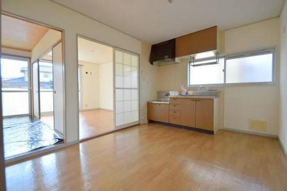 �y�����E���r���O�z�@