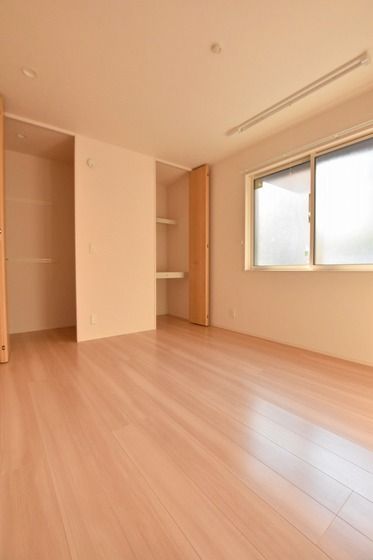 �y�����E���r���O�z�@