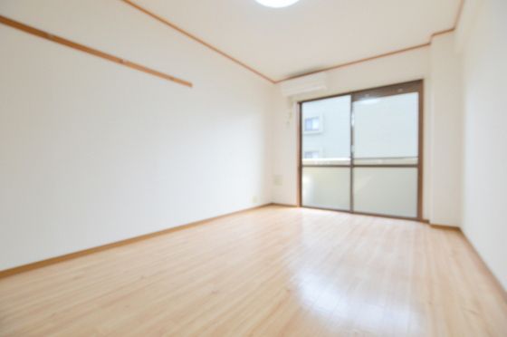 �y�����E���r���O�z�@