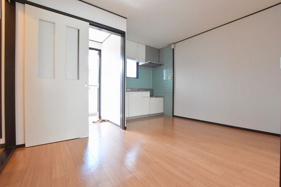 �y�����E���r���O�z�@