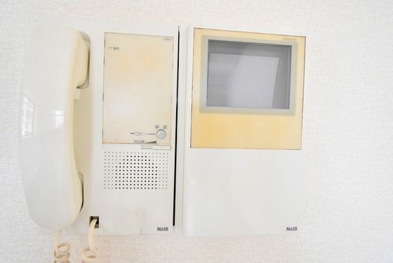 �y�Z�L�����e�B�z�@