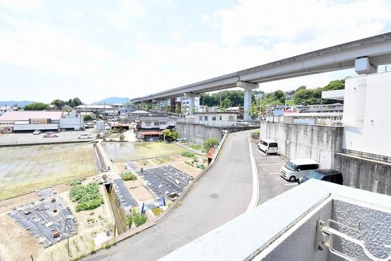 �y���]�z�@