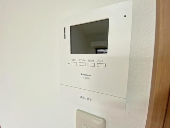 �y�Z�L�����e�B�z�@