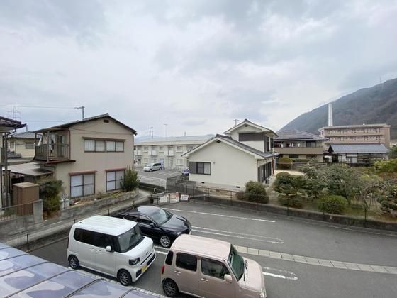 �y���]�z�@