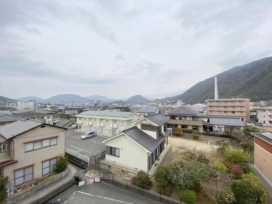 �y���]�z�@