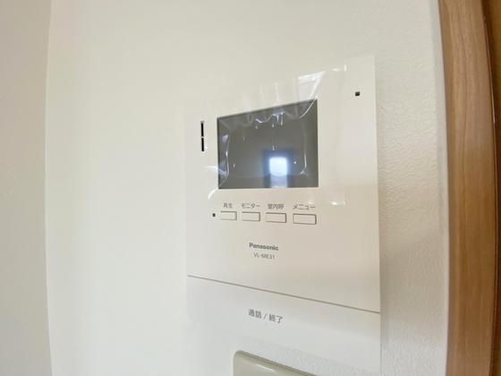 �y�Z�L�����e�B�z�@