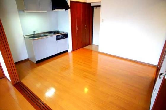 �y�����E���r���O�z�@