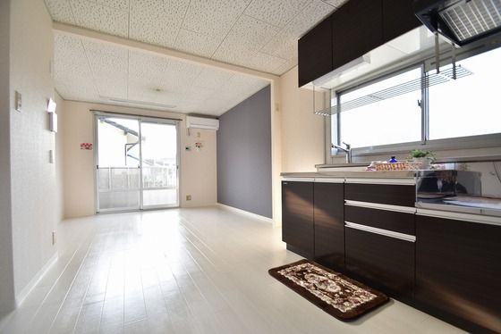 �y�����E���r���O�z�@