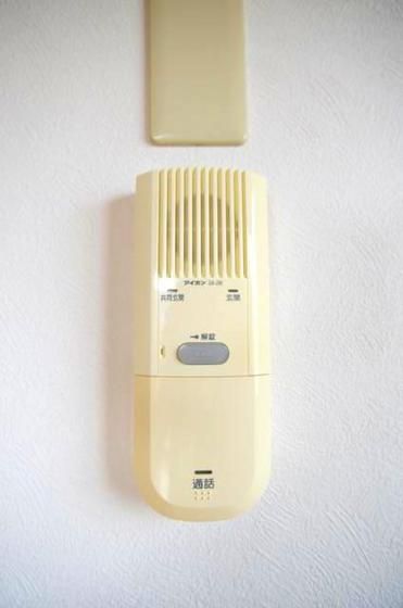 �y�Z�L�����e�B�z�@