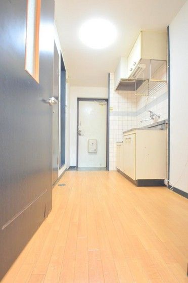 �y�����E���r���O�z�@