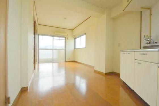 �y�����E���r���O�z�@