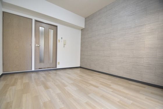 �y�����E���r���O�z�@