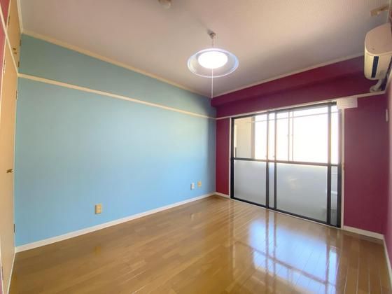 �y�����E���r���O�z�@