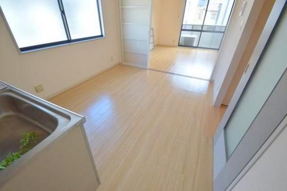 �y�����E���r���O�z�@