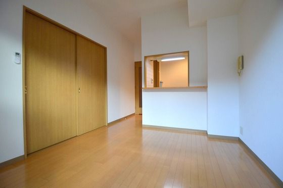 �y�����E���r���O�z�@