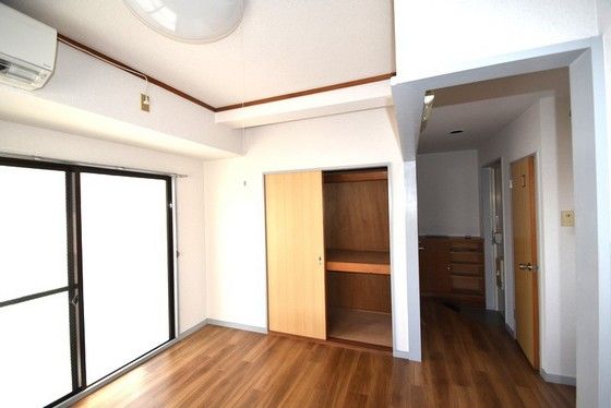 �y�����E���r���O�z�@