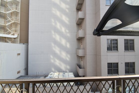 �y���]�z�@