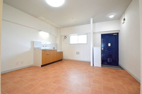 �y�����E���r���O�z�@