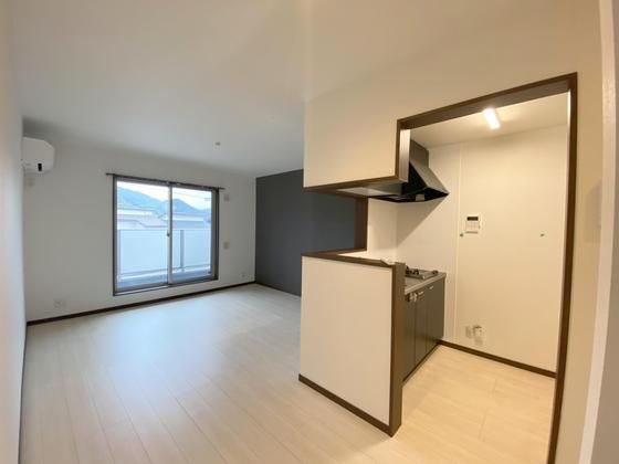 �y�����E���r���O�z�@