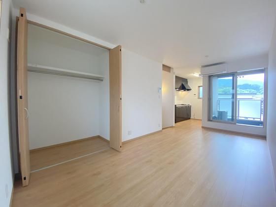 �y�����E���r���O�z�@