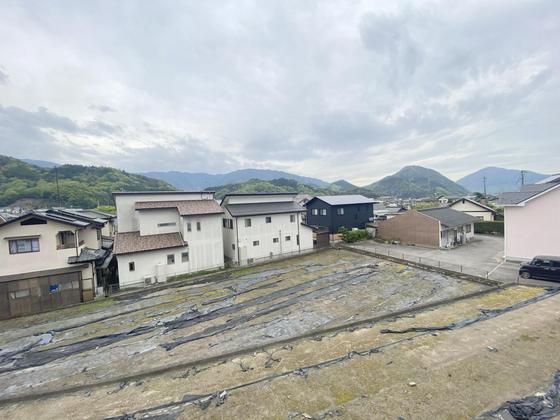 �y���]�z�@