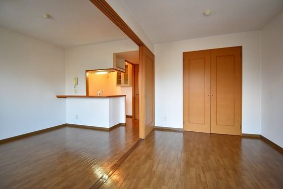 �y�����E���r���O�z�@