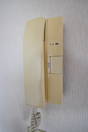 �y�Z�L�����e�B�z�@