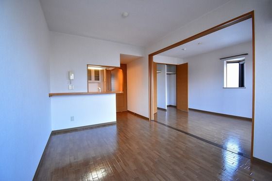 �y�����E���r���O�z�@