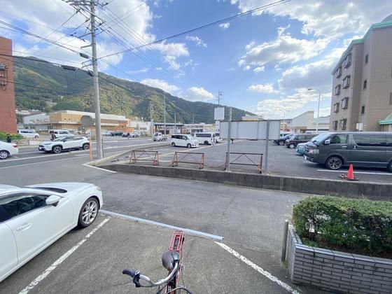 �y���]�z�@