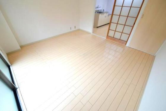 �y�����E���r���O�z�@